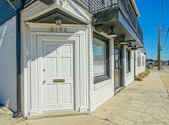 2nd image of 619 Pink St