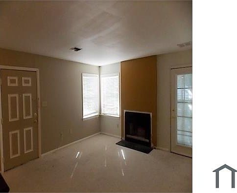 2nd image of 700 N Franklin Blvd