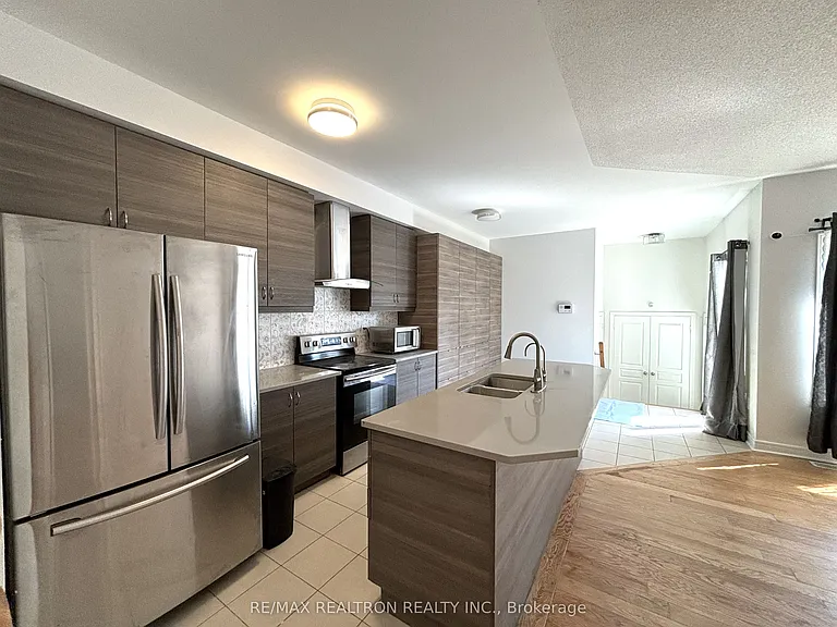 511 William Forster Rd — Photo 7