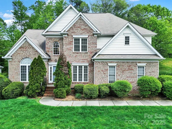 7935 Harrington Woods Rd, Charlotte, NC 28269