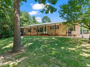 16540 Wernowsky St, Petersburg, IL 62675