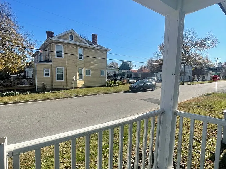 126B Suffolk Ave — Photo 4