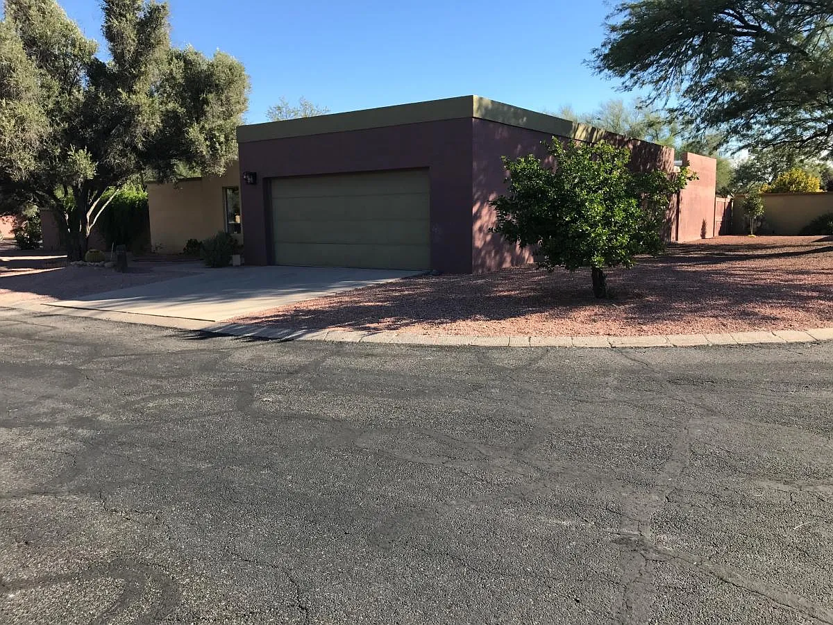 4 bed, 2.5 bath, 2200 sqft, $2,600 — Photo 3