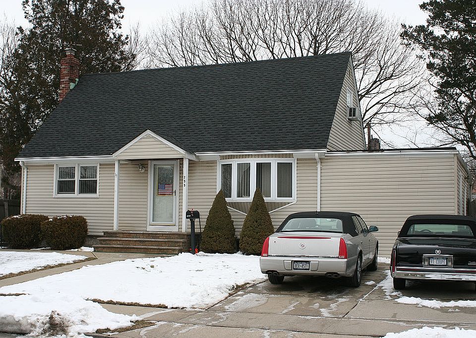 1st image of 255 Hillcrest Dr
