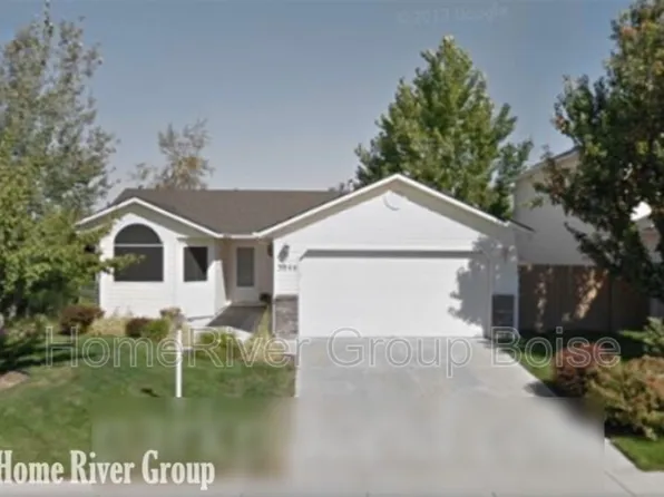 3044 N Sagefire Ave, Meridian, ID 83646