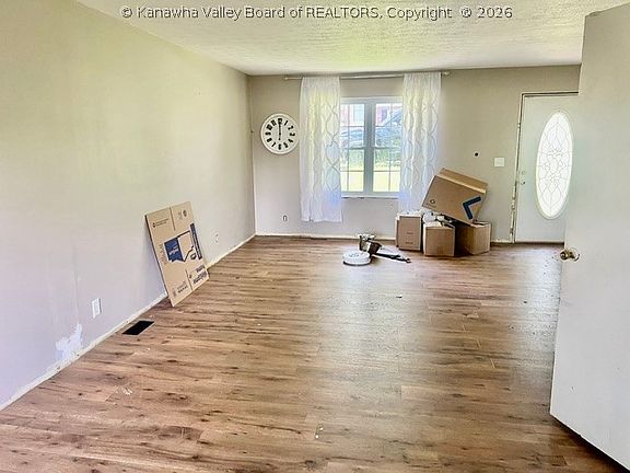 5th image of 131 Wildwood Dr