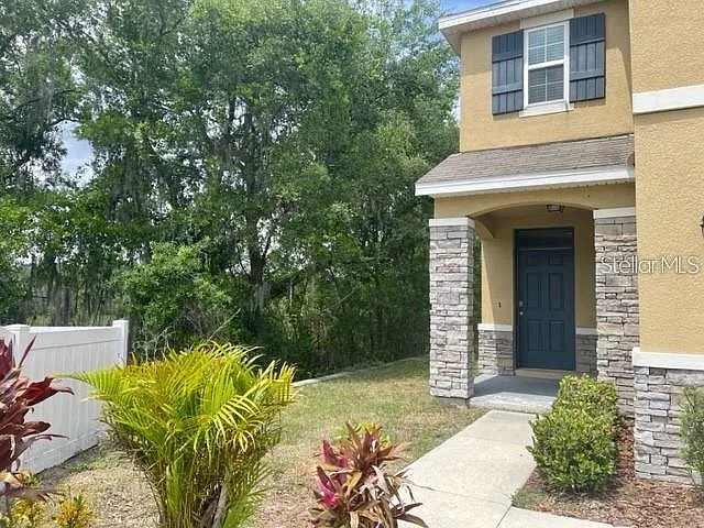 833 Wiltonway Dr — Photo 2