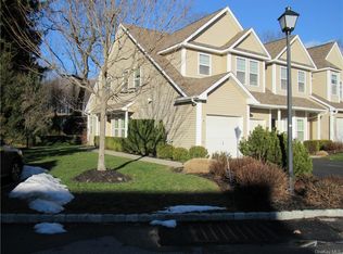 36 Halley Ct, Poughkeepsie, NY 12601