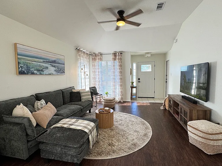 2403 Antelope Ln — Photo 6