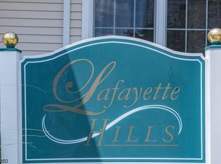 1 De Bruyle Ct, Hawthorne, NJ 07506