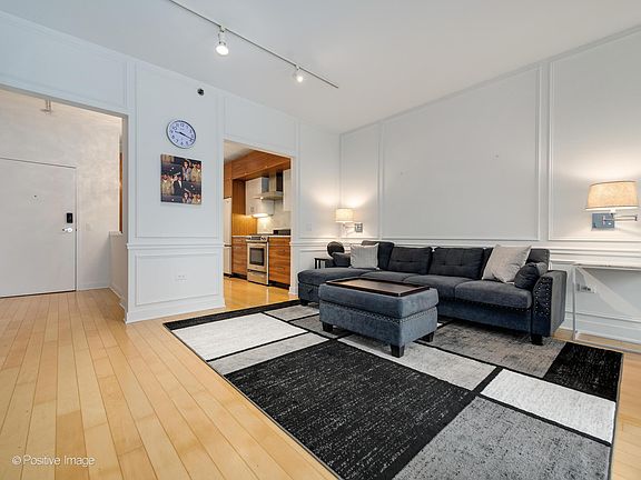 5th image of 8 Randolph Ave #2807