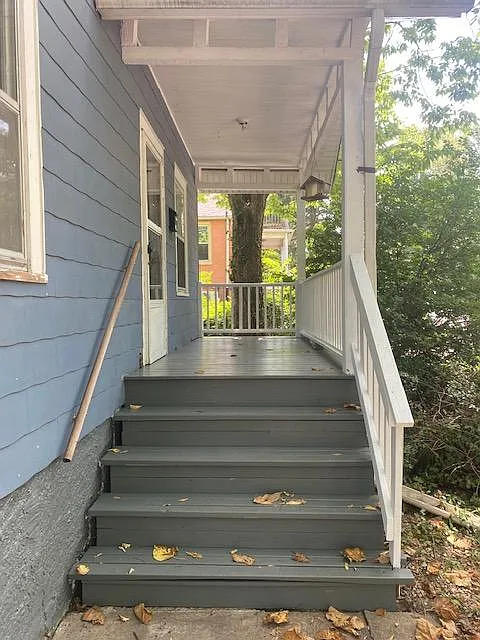 Building Photo - 208 Melbourne St