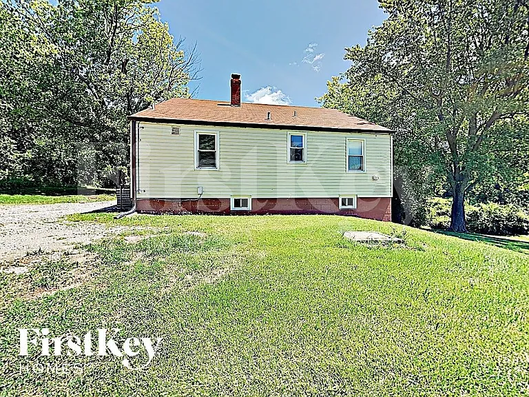 11251 Old Halls Ferry Rd — Photo 15