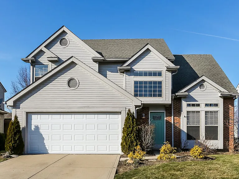 561 Quail Hollow Dr S — Photo 1