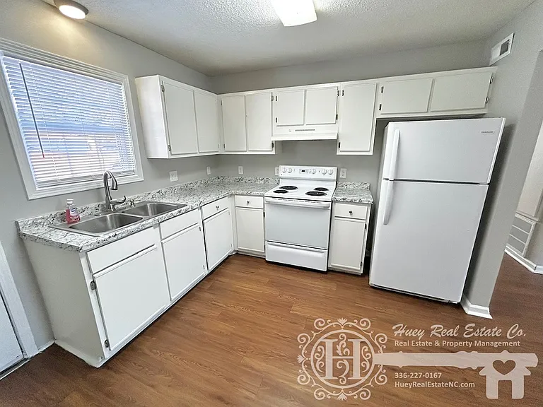 620 E Davis St #A — Photo 5