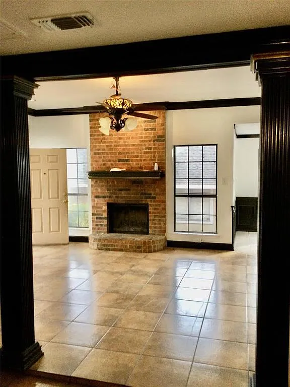 3 bed, 2.0 bath, 1765 sqft, $2,150 — Photo 3