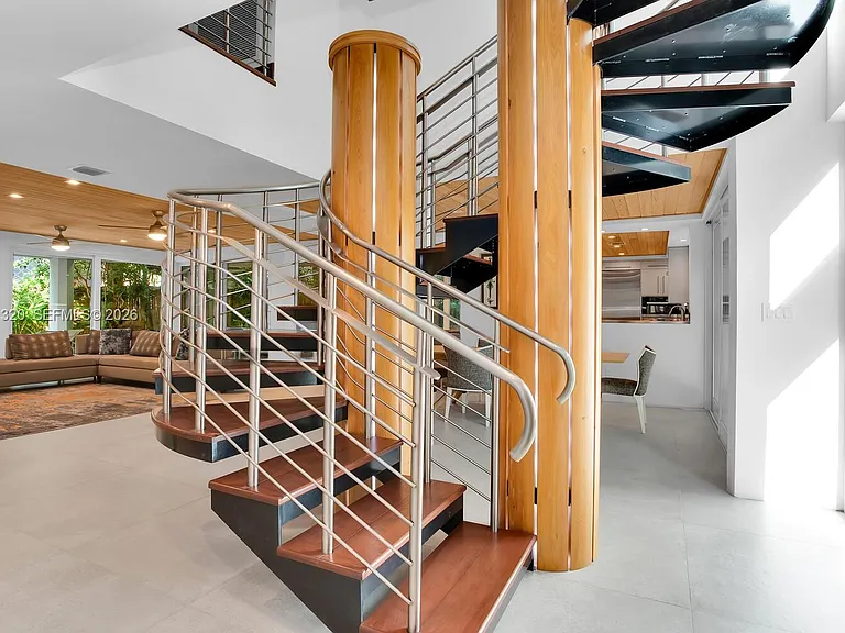 2475 S Bayshore Dr — Photo 12