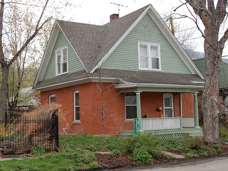 2427 7th Unit is upper level with common entry