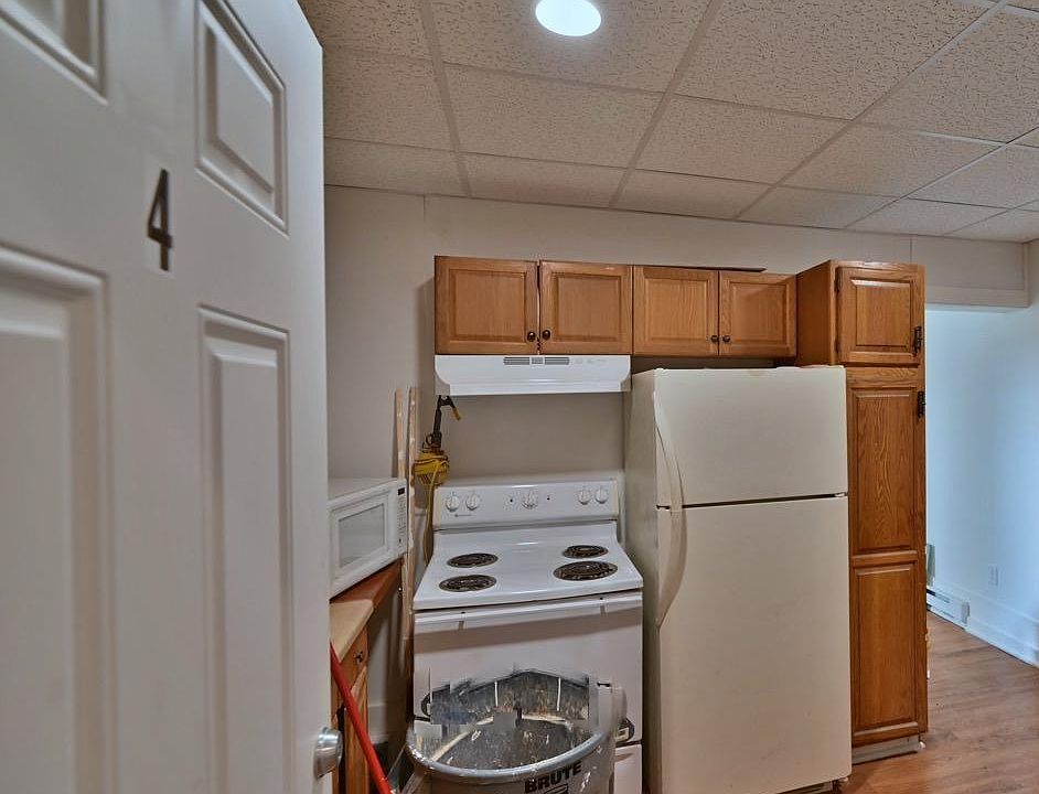 2nd image of 206 Main Ave #4
