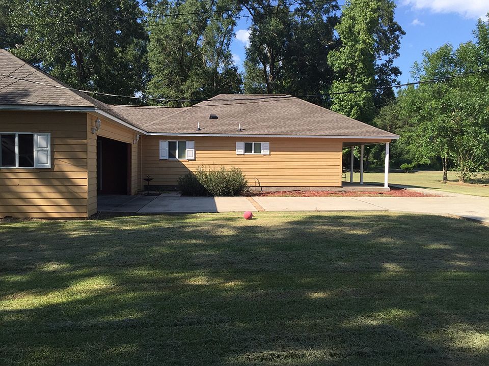 Side view of house 