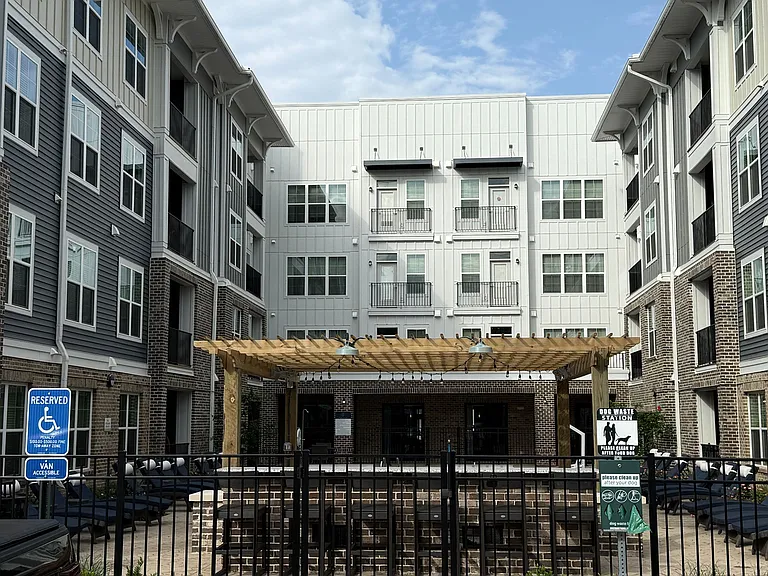2055 Stanford Ln — Photo 19
