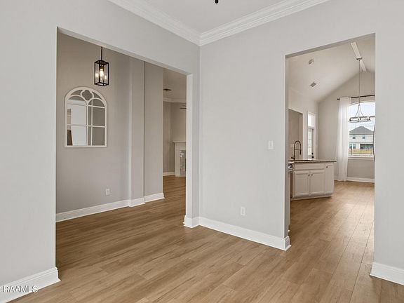 4th image of 112 Nicole Dr