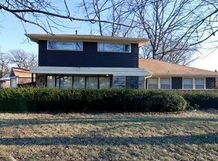 123 Blackhawk Dr, Park Forest, IL