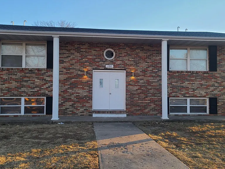 100 Sanders Ct #4 — Photo 6