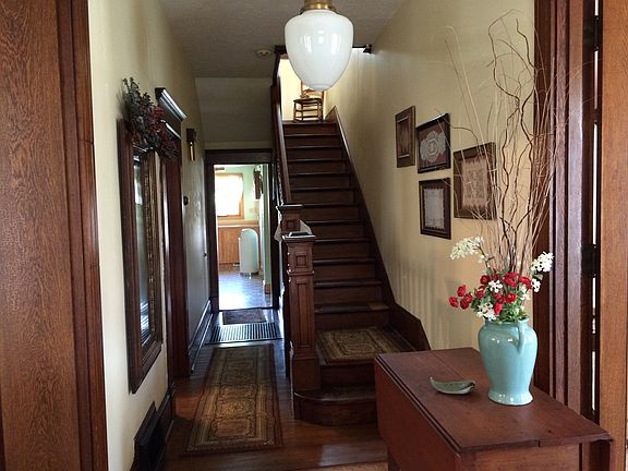 Front Hall 6' Wide