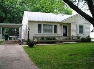 1940 SW Moundview Dr, Topeka, KS 66604