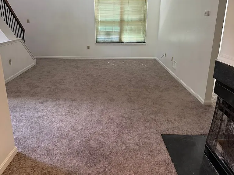 812 Christopher Dr — Photo 4