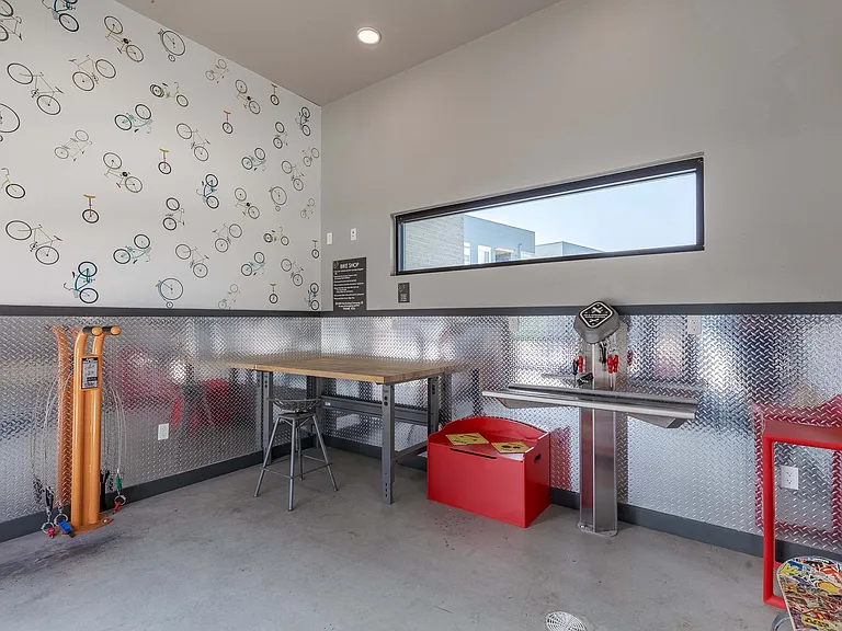 Encore Evans Station Apartments — Photo 11