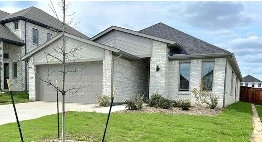 3 bed, 1882 sqft, $2,525 — Photo 1