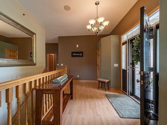 3rd image of 3088 Northridge Ln NE