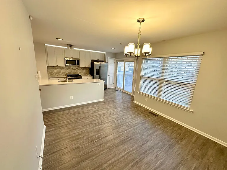 20200 Brookview Sq — Photo 5