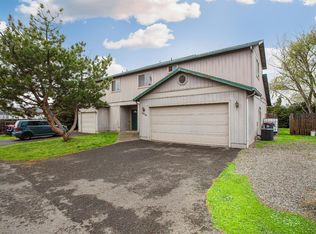 1902 Springbrook Rd, Medford, OR 97504