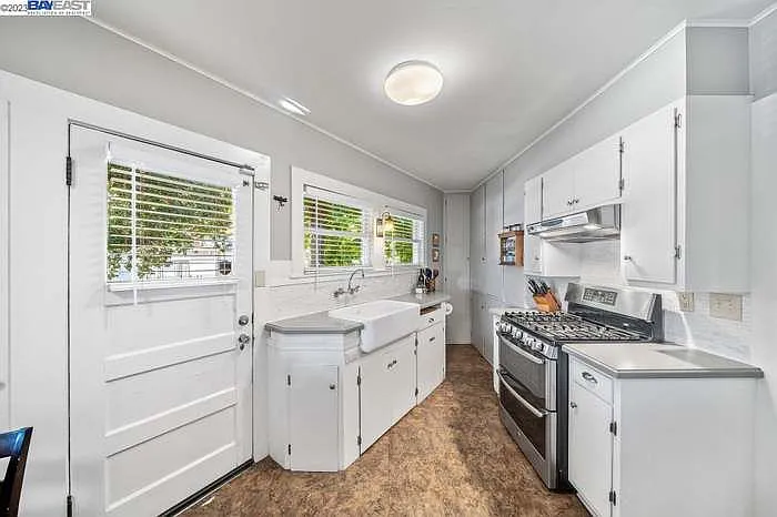 769 Vincente Ave — Photo 15
