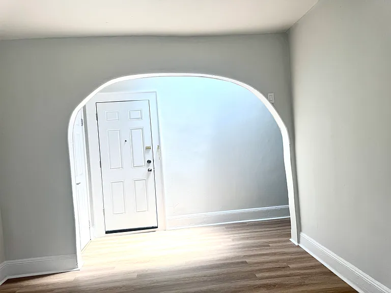Jericho Tpke — Photo 5
