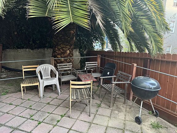 4th image of 832 York St APT 16
