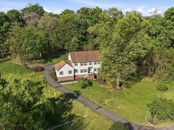 155 Bunchberry Ridge Ct, Stephens City, VA 22655