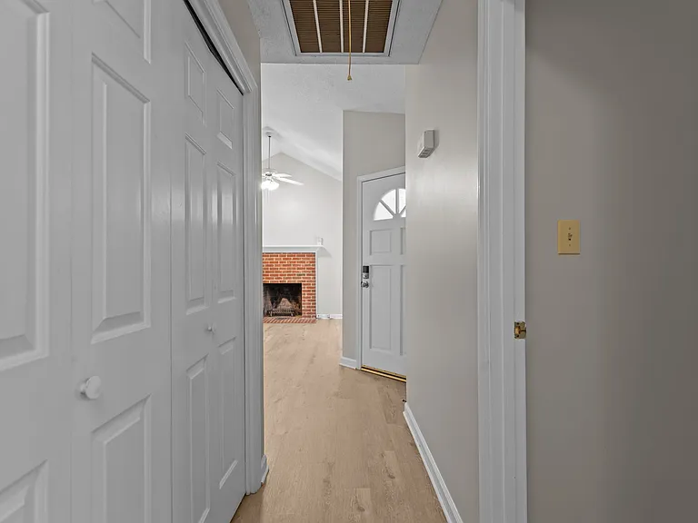 4504 Liverpool Ln — Photo 11