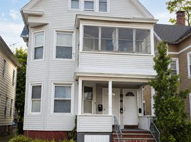 122 Atwater St