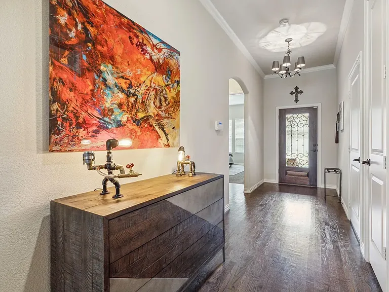 2416 Royal Summit Dr — Photo 2