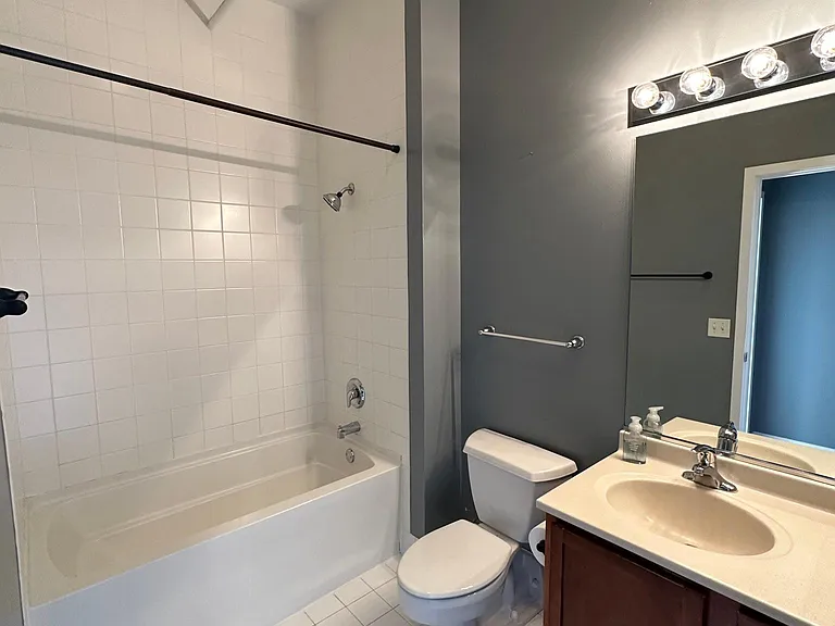 2323 W Pershing Rd #613 — Photo 6
