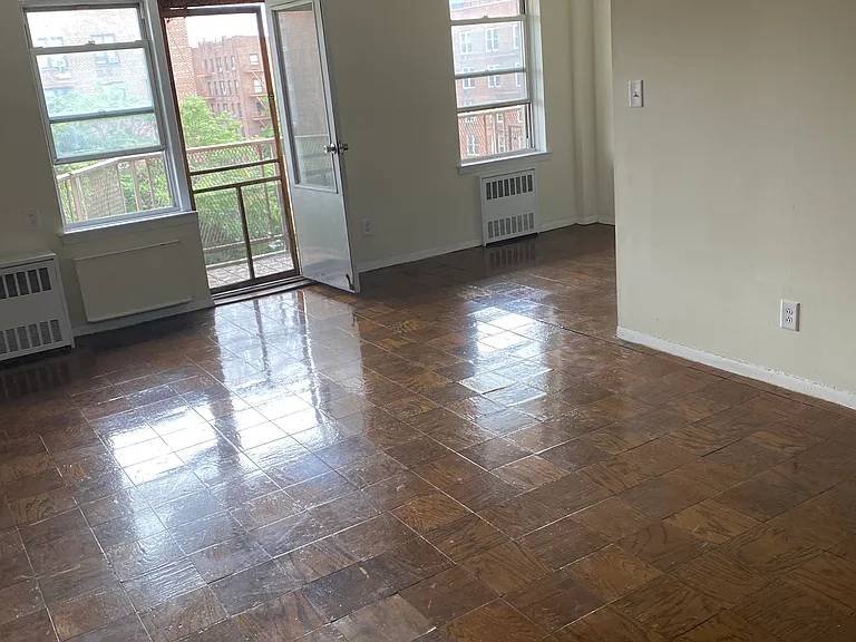 3825 Parsons Blvd #6N — Photo 2
