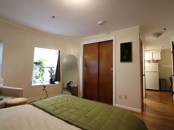 3rd image of 1477 Beacon St APT 109