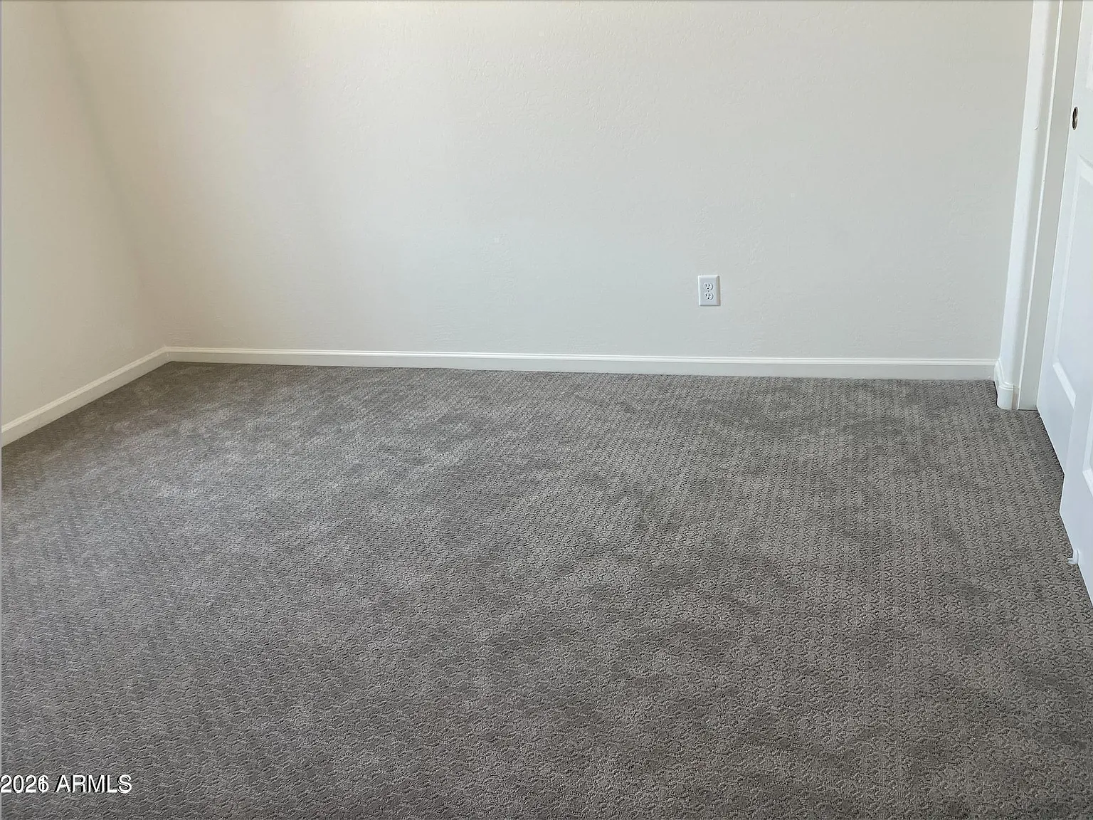 4 bed, 2.0 bath, 1720 sqft, $1,949 — Photo 2