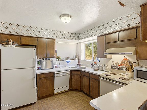 3rd image of 2901 W Placita San Pasqual