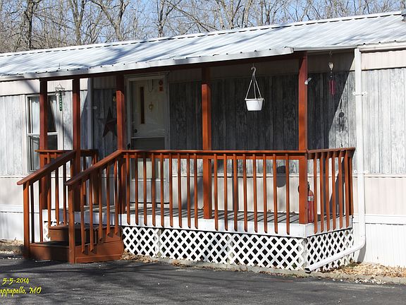 Front porch area