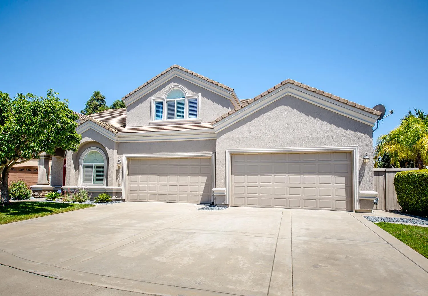 8835 Staplehurst Way photo 1